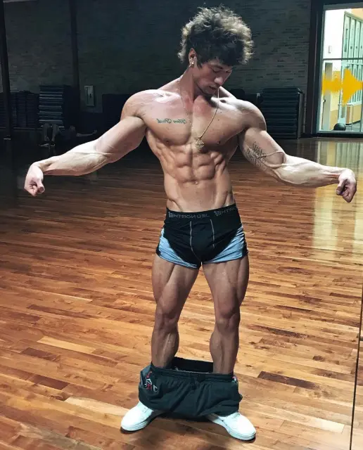 The Wide V-Taper